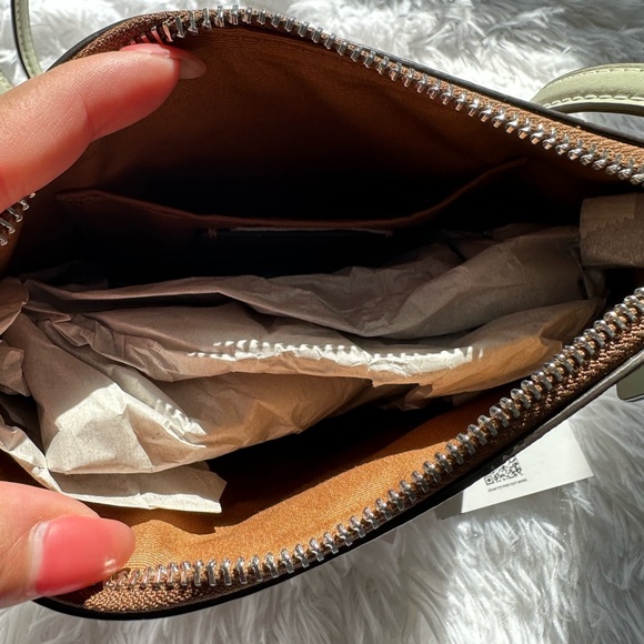 NWT! COACH CROSSBODY - Picture 6 of 7